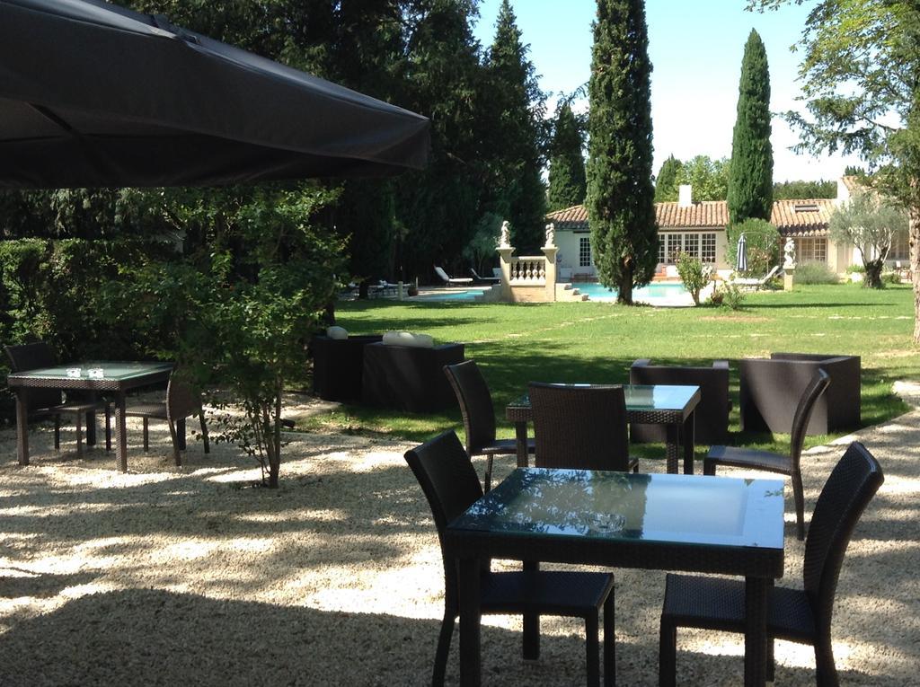 Hostellerie Les Frenes Avignon Exteriér fotografie